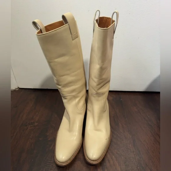 Gucci Women’s Leather Pull On Elegant Beige Boots Sz 8